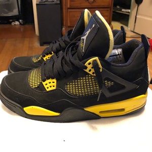 Jordan retro 4 “thunder”